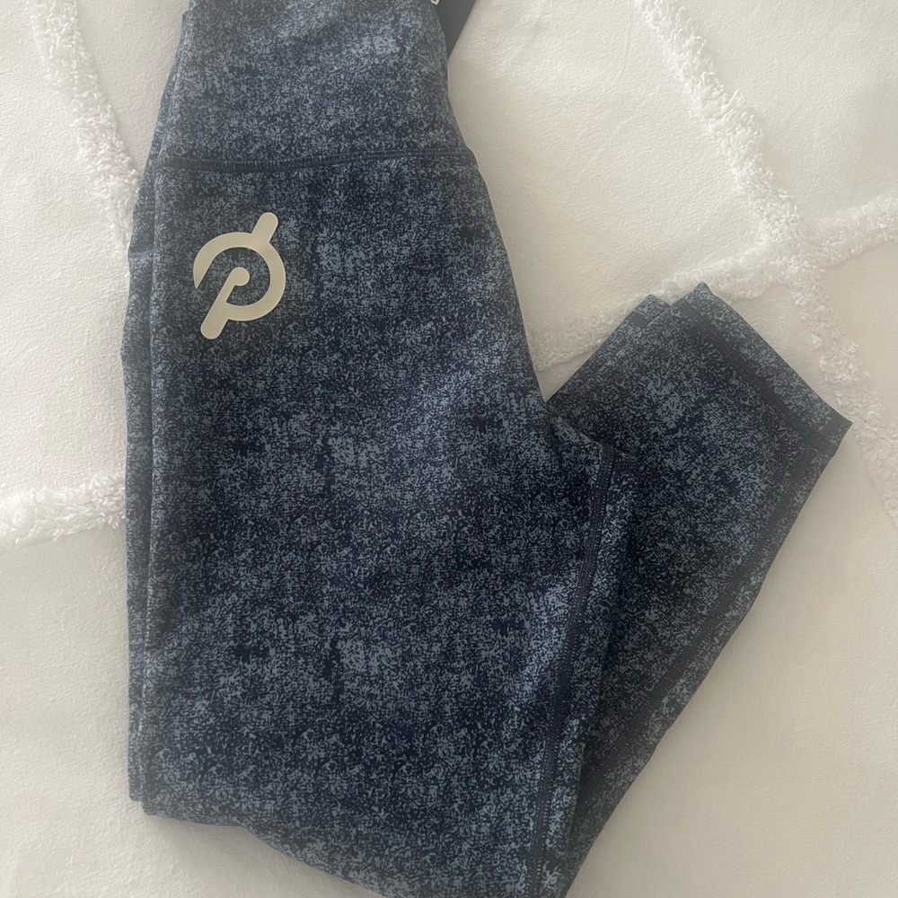 Peloton never worn leggings new with tag
